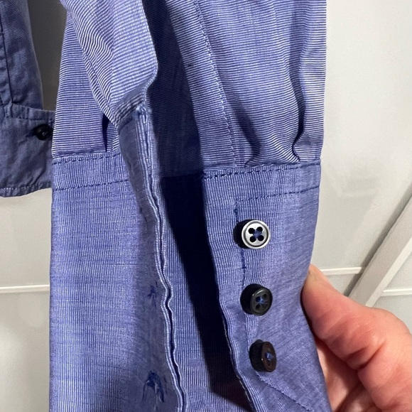 Massimo Dutti gray blue button down. Classic fitted fit with nice detailing. - Picture 4 of 4